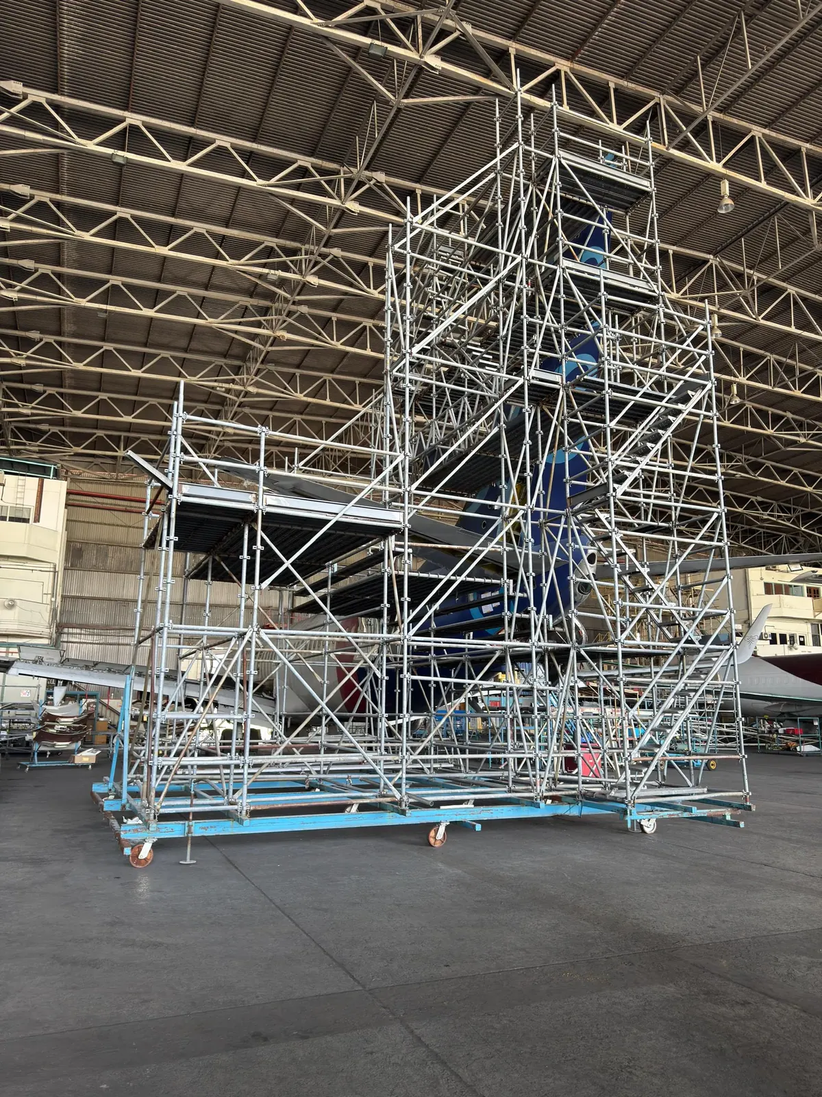 Aircraft maintenance access and engineering work environment